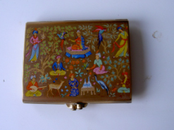 Vintage powder compacts for sale, Stratton Regency, Vogue Vanities, Stratton Pontoon, Mascot BOAC  ‘Travelling Bag’, Stratton “Clam Shell”, Zenette Rectangular Chromium Plated, Stratton Convertible “Queen”, Very Pretty Yardley Goldtone, Kigu Convertible, Compact Clinic, Geoff Craven, Powder Compact Repairs, restoration, Vintage Powder Compacts, Repair, Restoration, Mirror, Hinge, Catch, Re-Lacquering, Re-Silvering, Stratton, Kigu, Collectors, Vanity, dealers, Geoff Craven, Margaret Craven, Workshop, The Compact Clinic, art deco, Antique Fairs, broken mirrors, damaged hinges